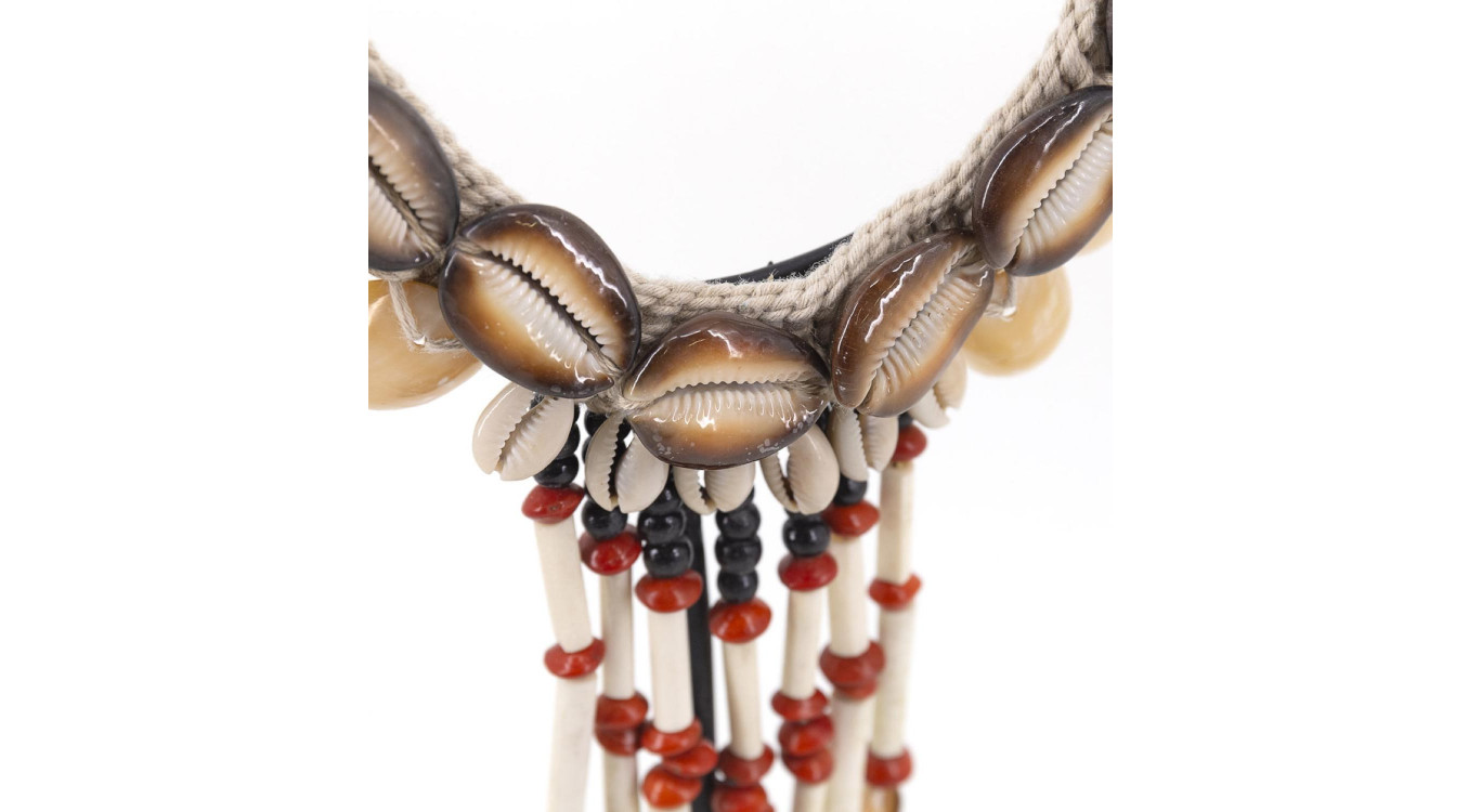 Sculpture Collier Coquilles Corde Fer Marron 16x8x42cm