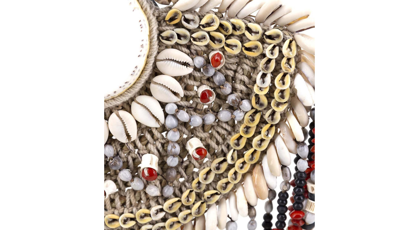 Sculpture Collier Coquilles Corde Fer Multicolore 30x8x57cm