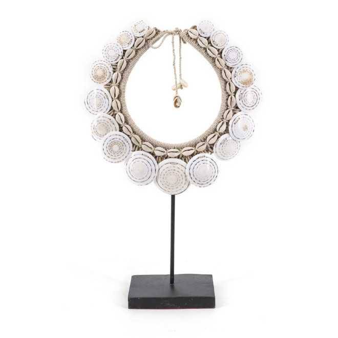 Sculpture Collier Coquilles Corde Fer Beige 30x8x45cm