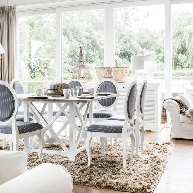 Table Carrée