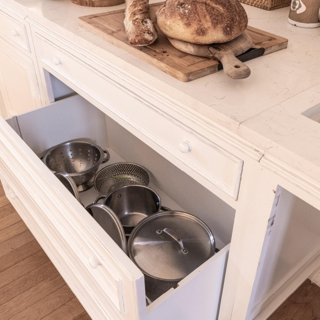Niedrige Küchenmöbel Casserolier