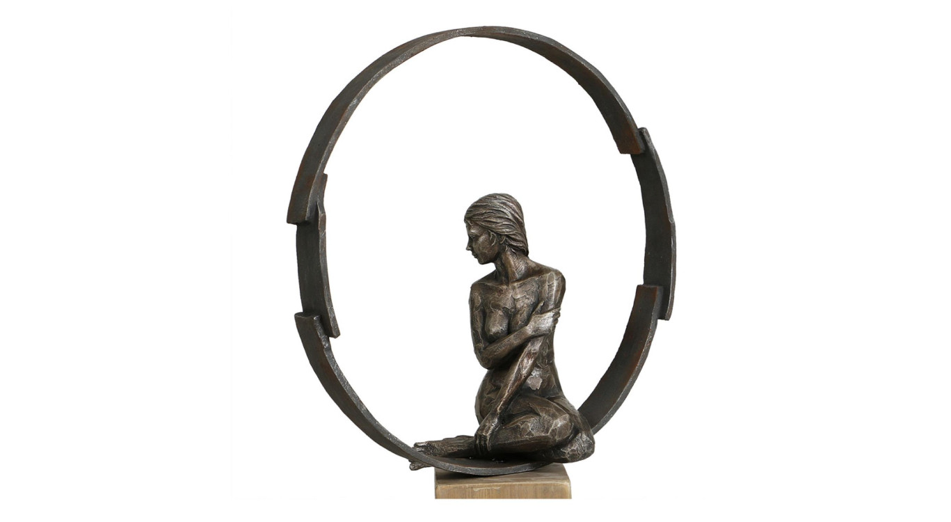 Statue Silhouette Ring