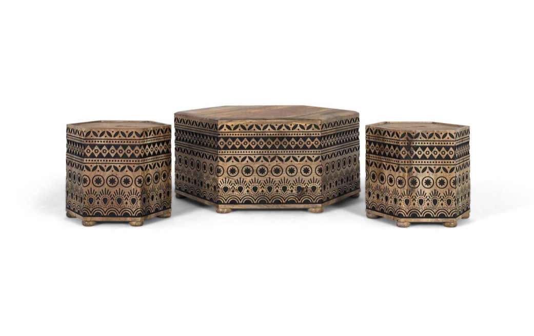 Lot de table basse et tabourets